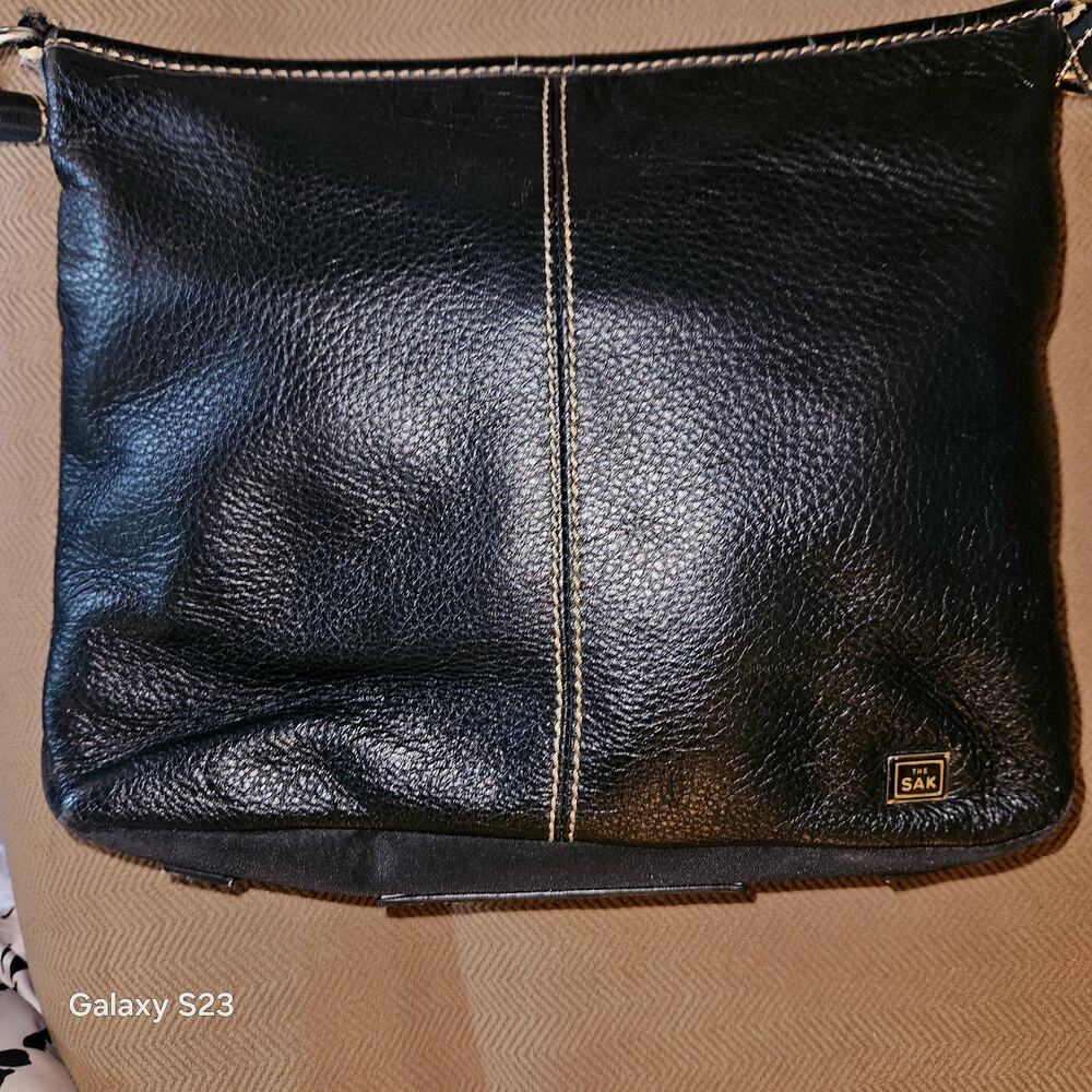 The Sak Medium Size Black Leather Top Zip Shoulder Bag Purse